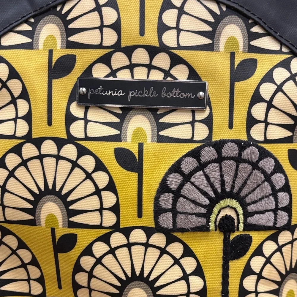 Petunia Pickle Bottom Glazed Sashay Satchel Floral‎ Diaper Bag Backpack
